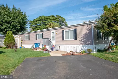 3061 Chandler Dr, Morrisville, PA 19067