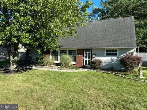 134 Harmony Rd, Levittown, PA 19056