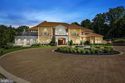 1284 Eagle Rd, New Hope, PA 18938