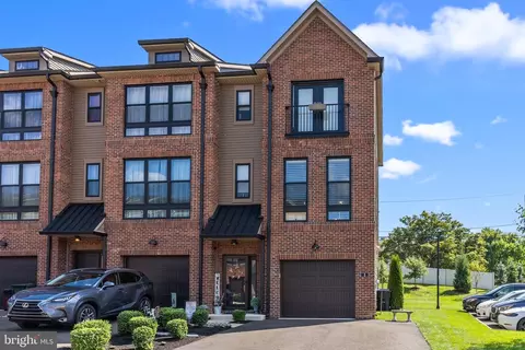 3 Sienna Pl, Feasterville Trevose, PA 19053