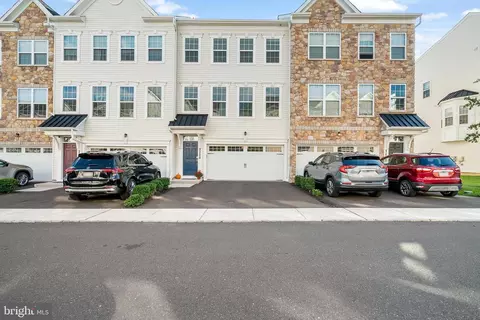 2208 Evin Dr, Warrington, PA 18976