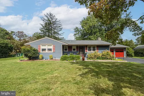 3 Shelly Ln, Yardley, PA 19067