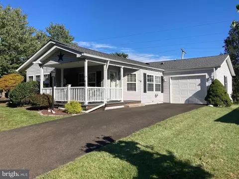 615 Spring Meadow Cir, New Hope, PA 18938