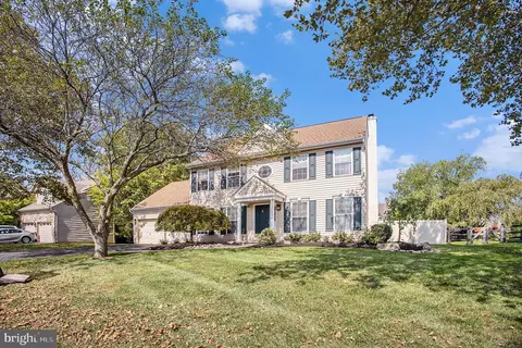 3901 Daystar Dr, Doylestown, PA 18902