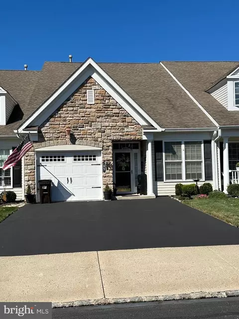 65 Reagan Dr, Sellersville, PA 18960
