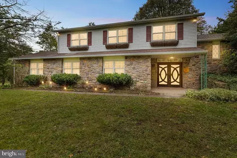 46 Sunset Dr, Ottsville, PA 18942