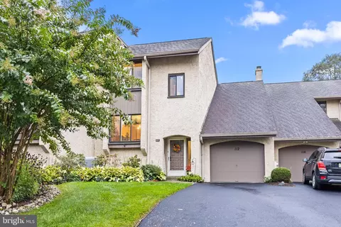 112 Golf Club Dr, Langhorne, PA 19047