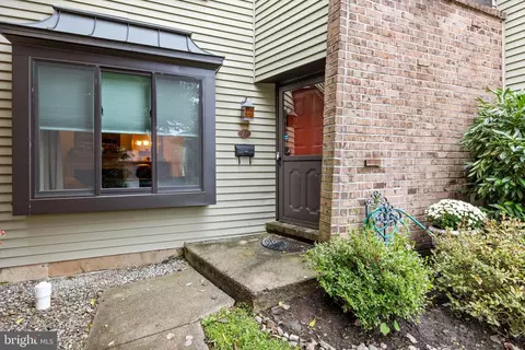 27 Essex Pl, Newtown, PA 18940