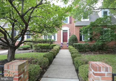33 Tankard Ln, Washington Crossing, PA 18977