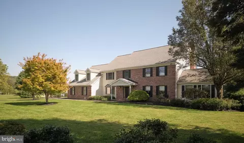 2 Candlewyck Ct, New Hope, PA 18938