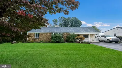 599 Ivyland Rd, Warminster, PA 18974