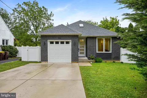 2430 Paris Ave, Feasterville Trevose, PA 19053
