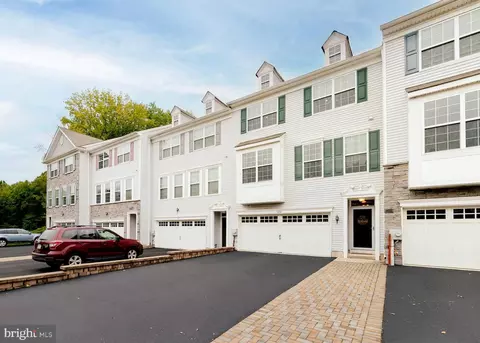 1152 Hickory Ln, Langhorne, PA 19047