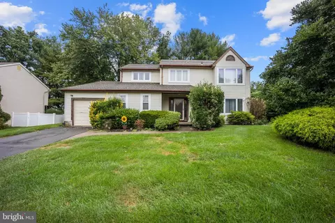 120 Independence Dr, Southampton, PA 18966
