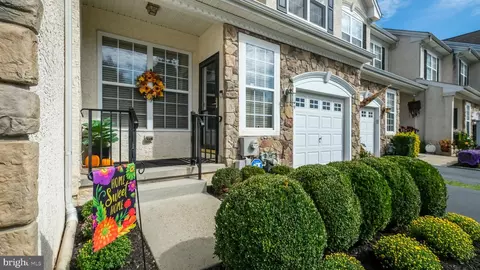 49 Wellington Rd, Newtown, PA 18940