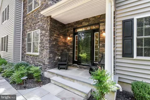 4 Morningside Dr, Yardley, PA 19067 photo 2