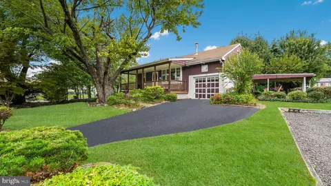 137 Lynch Dr, Southampton, PA 18966
