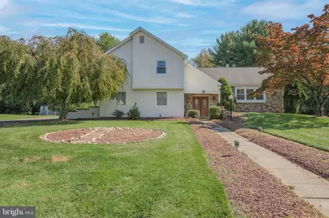 30 W Pickering Bnd, Richboro, PA 18954