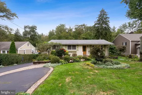 112 W College Ave, Yardley, PA 19067