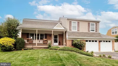 3330 Glendale Dr, Bensalem, PA 19020