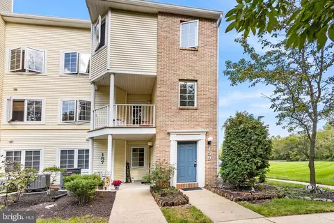 159 Naomi Ct, Levittown, PA 19057