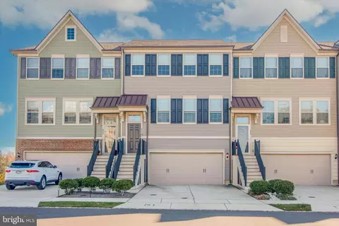 452 Tall Oaks Dr, Warminster, PA 18974