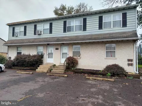 719 Browns Ln, Croydon, PA 19021