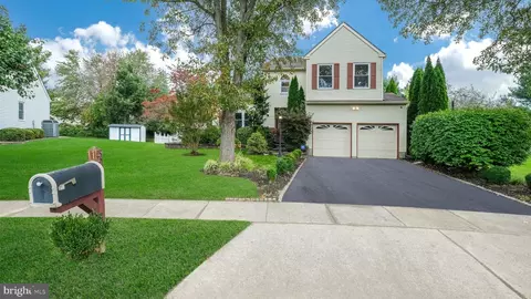 11 Caldwell Cir, Newtown, PA 18940