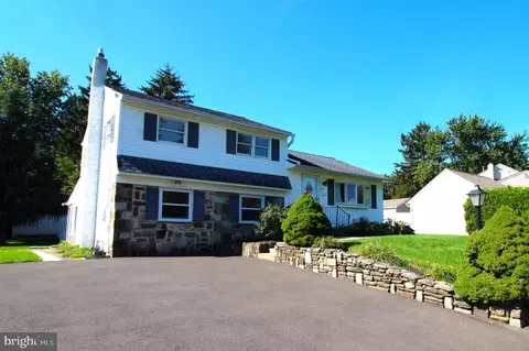 676 Violet Rd, Warminster, PA 18974