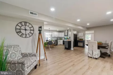 116 Dogwood Dr, Levittown, PA 19055