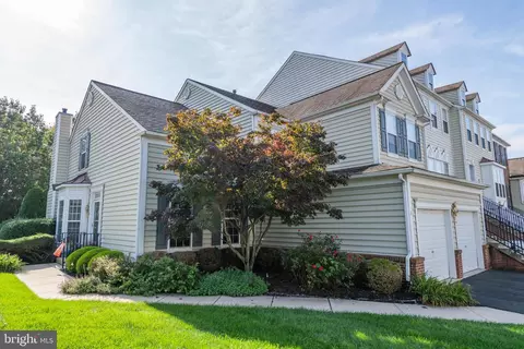 1 Bridgepoint Ct, Doylestown, PA 18901