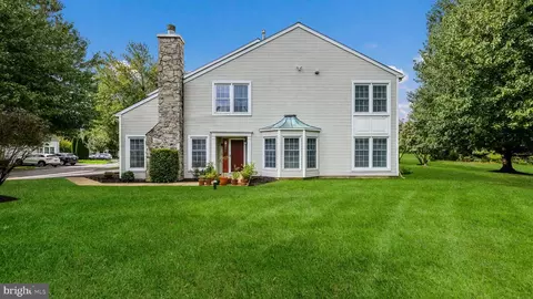 27 Gaylord Ct, Newtown, PA 18940