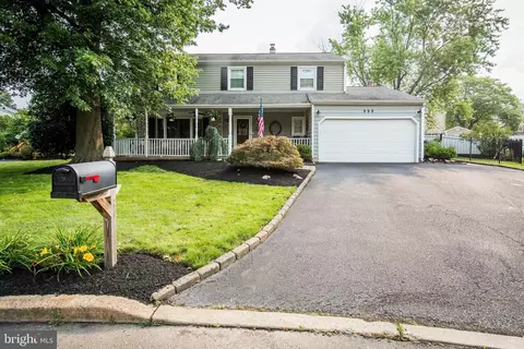 999 Cleveland Ct, Warrington, PA 18976