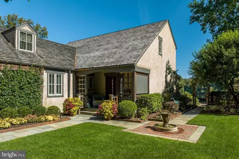 170 N Main St, New Hope, PA 18938