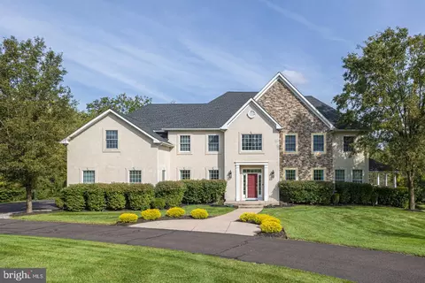 20 Brooks Bend Dr, New Hope, PA 18938