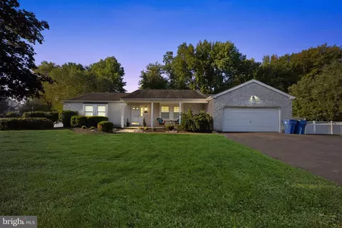 1118 Treeline Dr, Bensalem, PA 19020