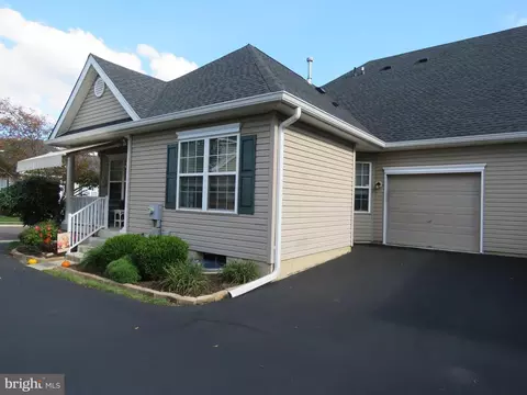137 Liberty Dr, Bensalem, PA 19020