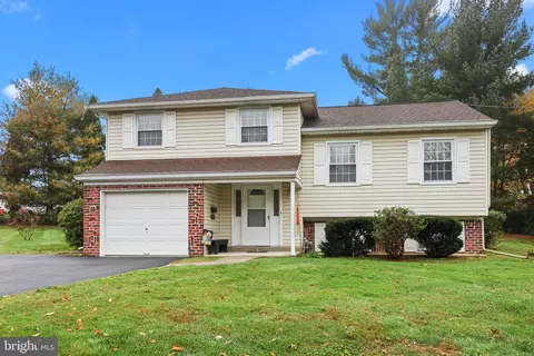 1004 Marshall Dr, Warminster, PA 18974