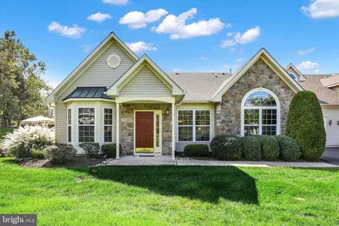 121 Shady Brook Dr #3, Langhorne, PA 19047