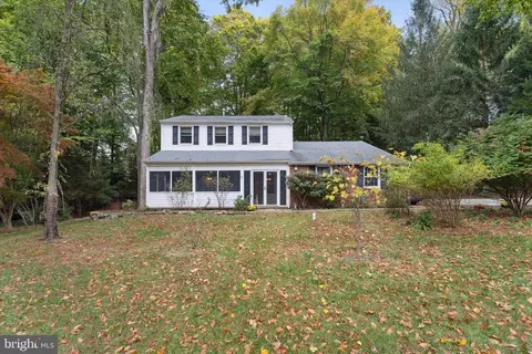 77 Wood Stream Dr, Feasterville Trevose, PA 19053