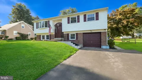 1350 Nevarc Rd, Warminster, PA 18974 photo 4
