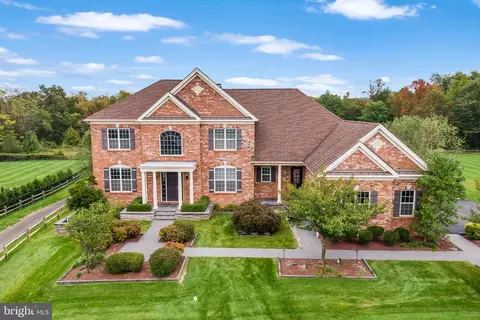 3989 Hillcrest Dr, Furlong, PA 18925