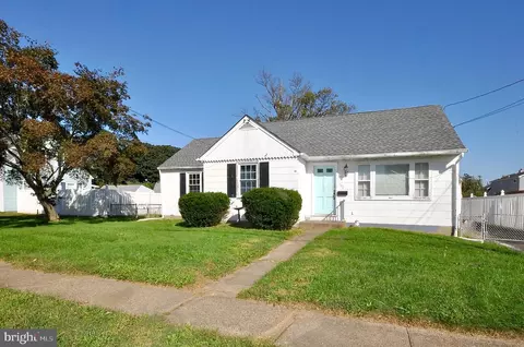 132 Hillcrest Ave, Croydon, PA 19021