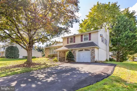 732 Dick Ave, Warminster, PA 18974 photo 2