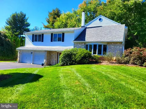 48 Amsterdam Ave, Holland, PA 18966