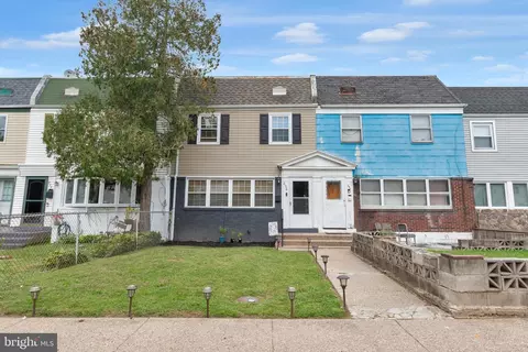 2406 Fleetwing Dr, Levittown, PA 19057