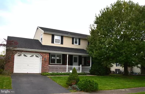 1046 Brookfield Cir, Quakertown, PA 18951