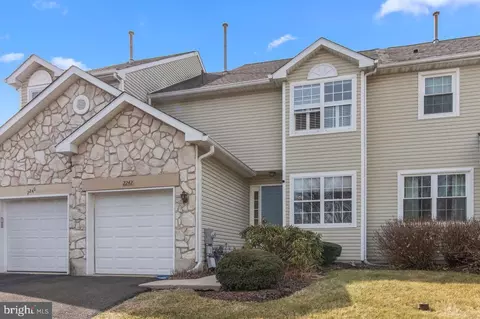 2242 Orchard Hill Cir, Warrington, PA 18976