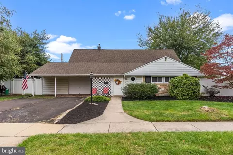 56 Highland Park Way, Levittown, PA 19056