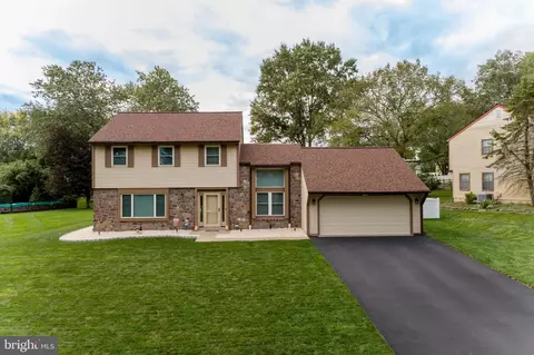 22 Heather Valley Rd, Holland, PA 18966